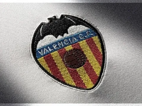 CHÍNH THỨC: Valencia chiêu mộ thành công sao Arsenal