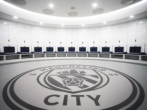 Choáng với phòng thay đồ sang chảnh của Man City