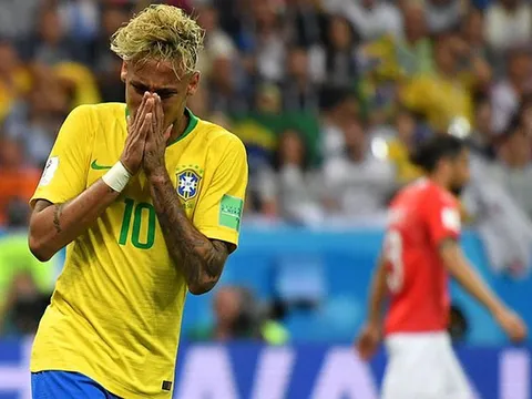 Chơi dở tệ, Neymar đang là gánh nặng của Brazil?
