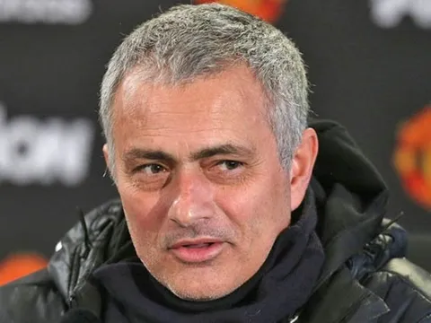 Chối từ Chelsea và Arsenal, Dembele có bị Mourinho 'hạ gục'?