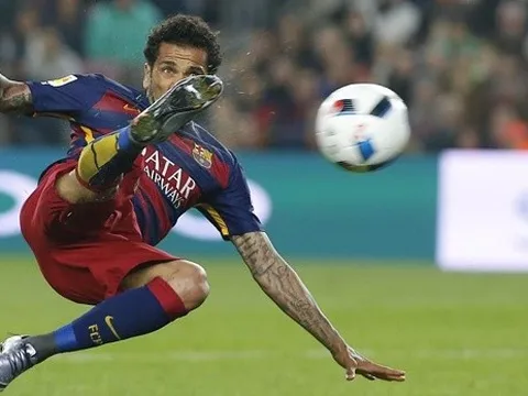 Chủ tịch Bartomeu lần đầu lên tiếng về lý do Dani Alves chia tay Barca