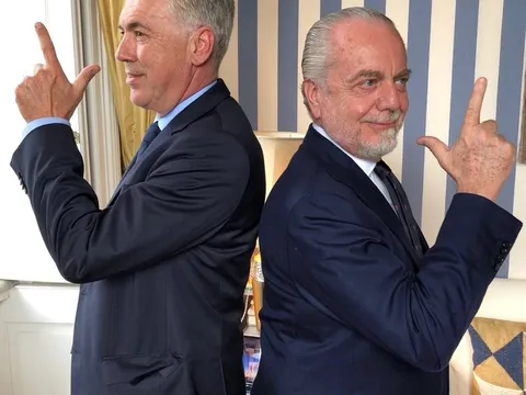 Chủ tịch De Laurentiis chào mừng Ancelotti đến với Napoli