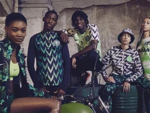 Chưa đá World Cup, áo đấu của tuyển Nigeria đã 'đắt như tôm tươi'