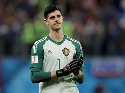 Chưa hết ức, Courtois không thèm coi Pháp nâng cúp