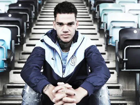 'Bom tấn' Ederson Moraes CHÍNH THỨC ra mắt Man City, chưa thể vượt Buffon