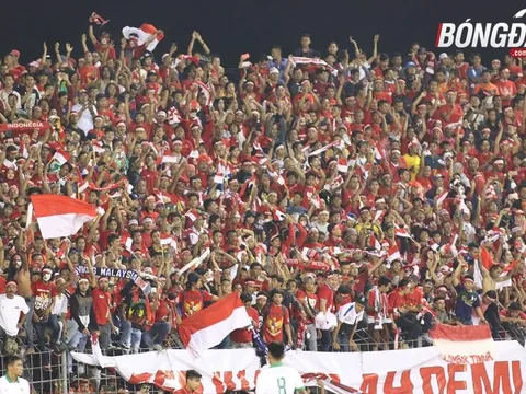 Chùm ảnh: Dàn cổ động viên hùng hậu của U22 Indonesia