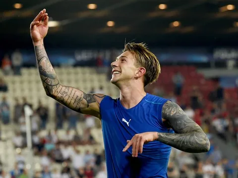 Chùm ảnh: Dàn sao trẻ Italia lách qua khe cửa hẹp