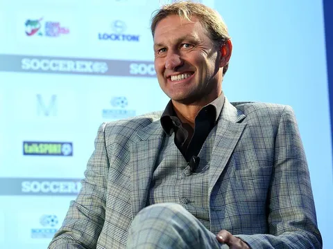 Chùm ảnh: Huyền thoại Tony Adams đến La Liga làm HLV