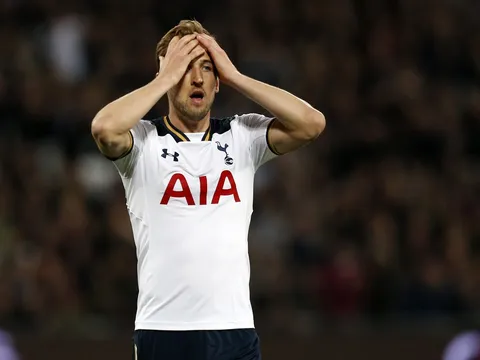 Chùm ảnh: Spurs bị CĐV Chelsea chế nhạo trên mạng xã hội