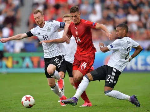 Chùm ảnh: U21 CH Séc bất lực trước sức mạnh Tiểu Mannschaft