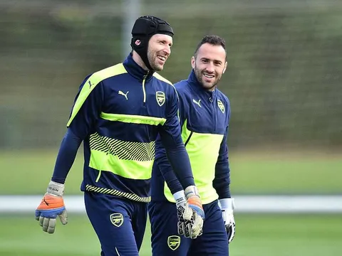 Chung kết FA Cup: Wenger chọn xong người bắt chính