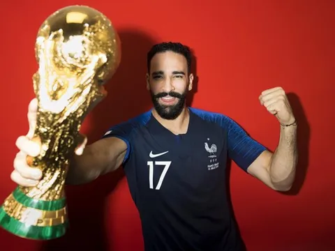 Chuyện chưa biết về 'thần may mắn' Adil Rami của tuyển Pháp