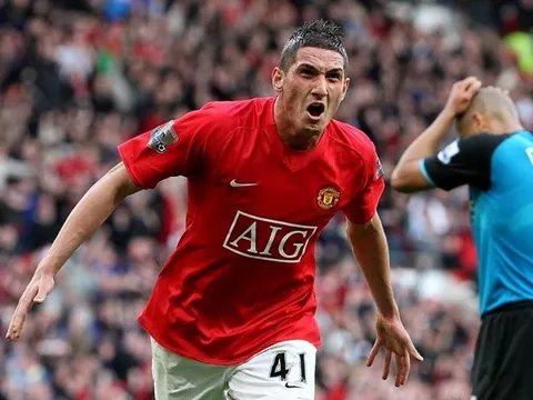Có ai còn nhớ gà son Macheda?