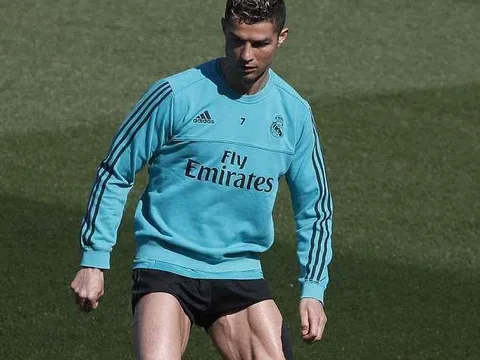Cơ đùi Ronaldo như muốn nứt ra khi tập luyện
