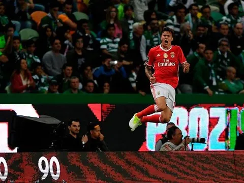 Có Lindelof, Man Utd sắp 'tống tiễn' 2 trung vệ