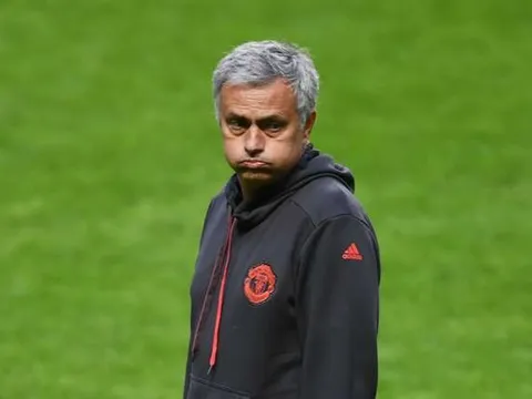 Có Lukaku & Lindelof, Mourinho vẫn chưa hài lòng