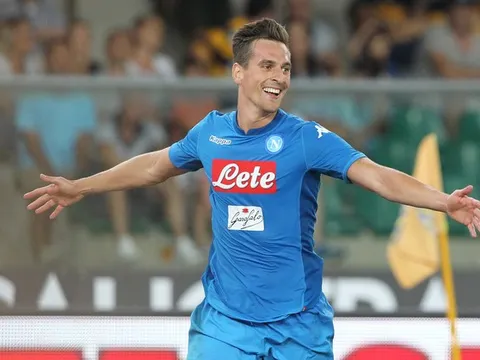 Có nhiều thay đổi, Napoli vẫn dễ dàng giành thắng lợi ngày ra quân
