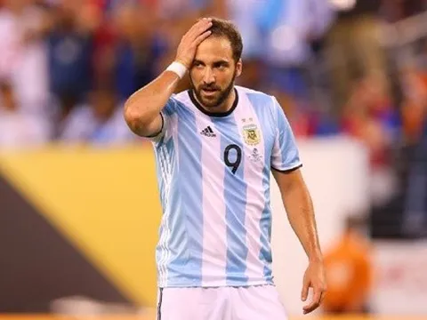 Có thật sự Higuain đá tệ khi về tuyển?