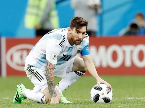 Cộng đồng mạng tha thiết mong đợi Messi có thể 'dậy mà đi'