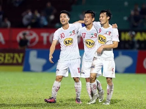 HLV Phan Thanh Hùng e ngại Công Phượng và các đồng đội ở HAGL