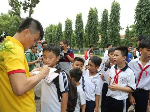 Công Vinh tính 'chơi lớn' với học viện bóng đá cộng đồng
