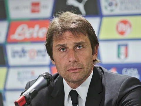 Conte nói lời khiến NHM Chelsea thắt lòng