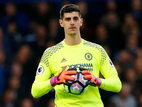 Courtois mượn Buffon để bày tỏ tình yêu với Chelsea