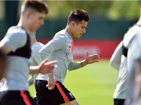 Coutinho trở lại, sân tập của Liverpool rộn ràng tiếng cười