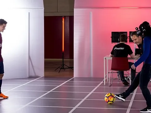 Coutinho 'xuất quỷ nhập thần', fan Barca mừng khôn xiết
