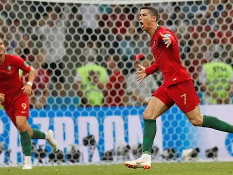 Mourinho nhận xét về Ronaldo và De Gea sau trận thư hùng