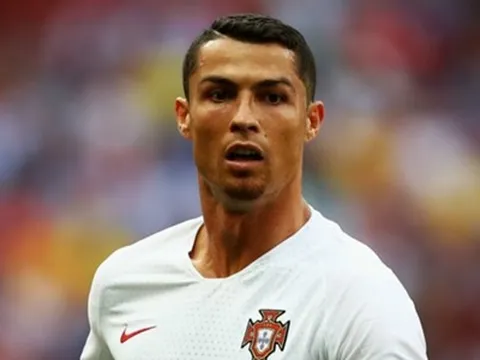 Cristiano Ronaldo bị cổ động viên Iran 'khủng bố' bằng tiếng ồn