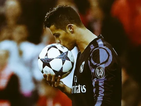 Cristiano Ronaldo - trung phong "hay nhất thế giới"?