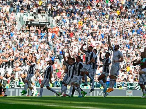 Crotone 'phá kèo' thất bại, Juventus chính thức vô địch Serie A
