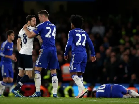 NÓNG: Chelsea đã đồng ý bán Willian, nhưng MU muốn thêm một người nữa