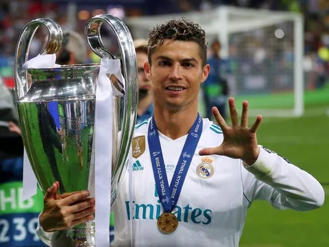 CỰC SỐC: Ronaldo tự liên hệ tới PSG, M.U nhưng bị khước từ