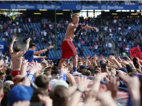 Cuộc chiến trụ hạng Bundesliga: Kết thúc một huyền thoại?