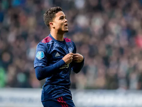 Cuộc đua Justin Kluivert: Khi "phù thủy" ra tay