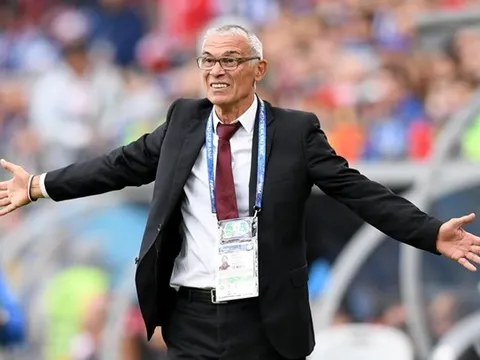 HLV World Cup đầu tiên bỏ việc sau khi kết thúc vòng bảng