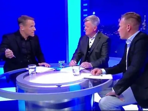 Cựu sao Man United bị biến thành trò cười vì...không biết đếm