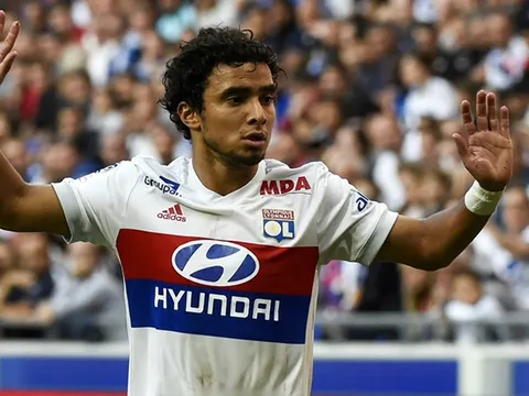 Cựu sao Man Utd sắp bị Lyon "tống khứ" với giá chỉ 3.5 triệu bảng