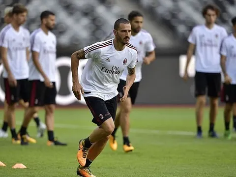 Sau tất cả, Bonucci CHÍNH THỨC tập luyện cùng AC Milan