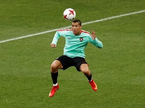 Chùm ảnh: Ronaldo bình thản tập luyện trước cáo buộc trốn thuế