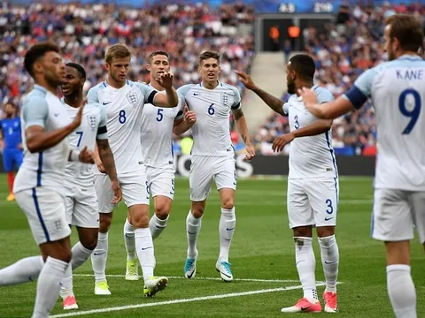 Pepe rạng rỡ ra mắt đội bóng mới sau Confederations Cup