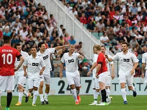 Chùm ảnh: Huyền thoại M.U xỏ giày đại chiến Figo All Stars