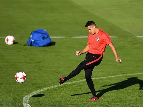 Chùm ảnh: Sanchez đầy âu lo trước đại chiến Bồ Đào Nha