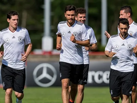 Vắng dàn sao bự, tuyển Đức miệt mài rèn quân trước thềm Confed Cup