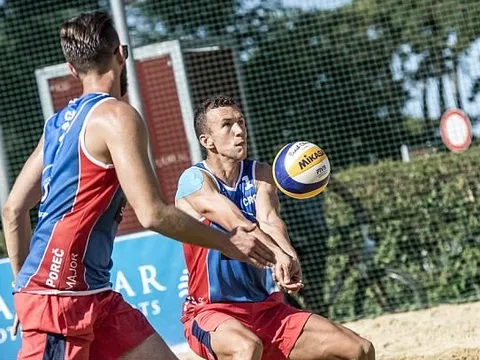 Chùm ảnh: Perisic đại diện tuyển Croatia chơi... bóng chuyền