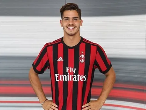 Điểm mặt 6 tân binh vừa cập bến AC Milan: Có "hậu duệ" của Ronaldo