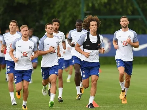 Dàn sao Chelsea tập luyện đủ kiểu chờ ngày đi du đấu