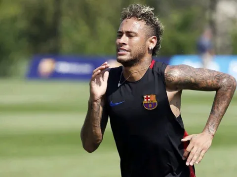 Giữa bão tin đồn, Neymar vẫn tập luyện hết mình tại Barcelona